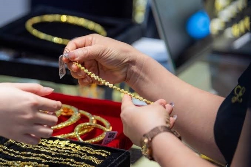 Giá vàng ngày 1/10/2026: SJC giảm còn 143,8 triệu/lượng